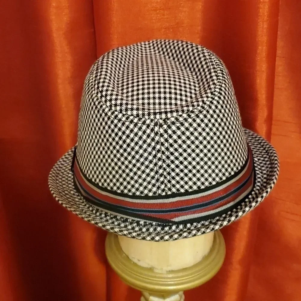Carbon Elements Fedora & Classic Beanie: Versatile Headwear Bundle